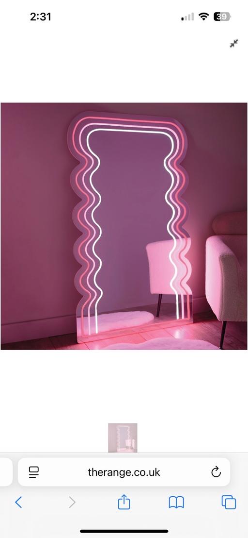 Buy & Sell Millwall East London - Photos for Pink and white neon wave mirror