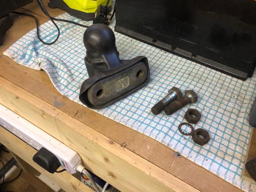 Vehicles Romford Havering - Photos for Towing hook. 50ml