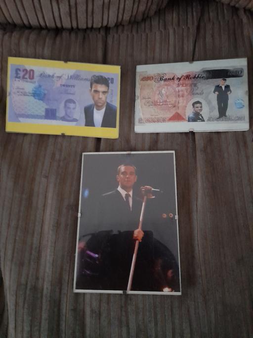 Buy & Sell Brownhills Walsall - Photos for 3 Robbie Williams pictures