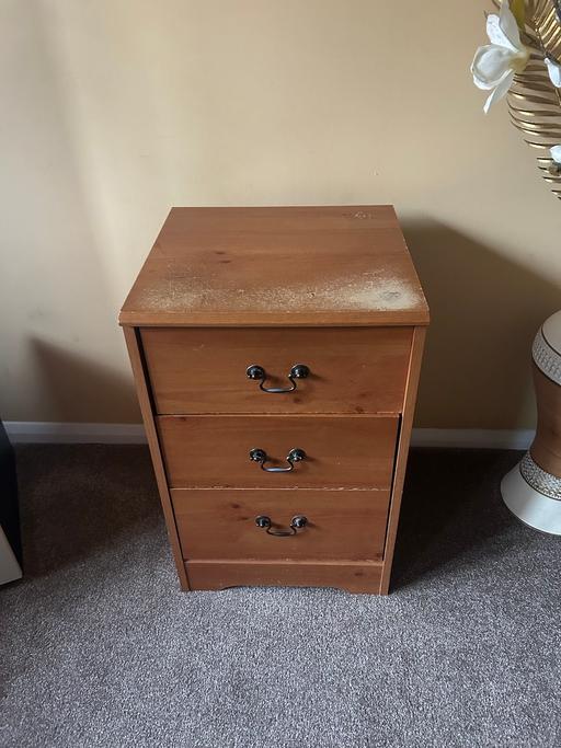 Buy & Sell Limehouse East London - Photos for Beside table