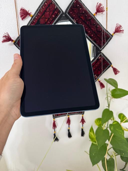 Buy & Sell Balsall Heath Birmingham - Photos for Apple iPad Air 5th Gen Read Description