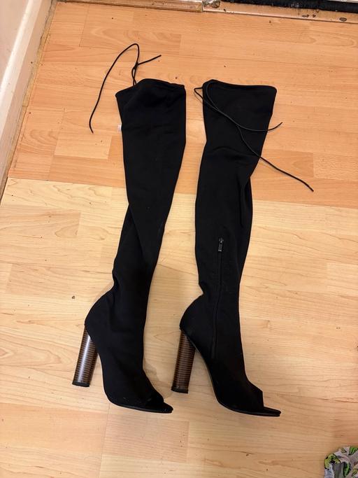 Buy & Sell Shepherd`s Bush West London - Photos for Knee high heels boots