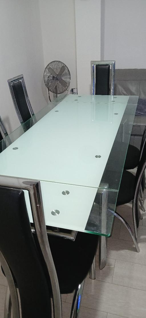 Buy & Sell North Kensington West London - Photos for Glass dinning 6 chairs