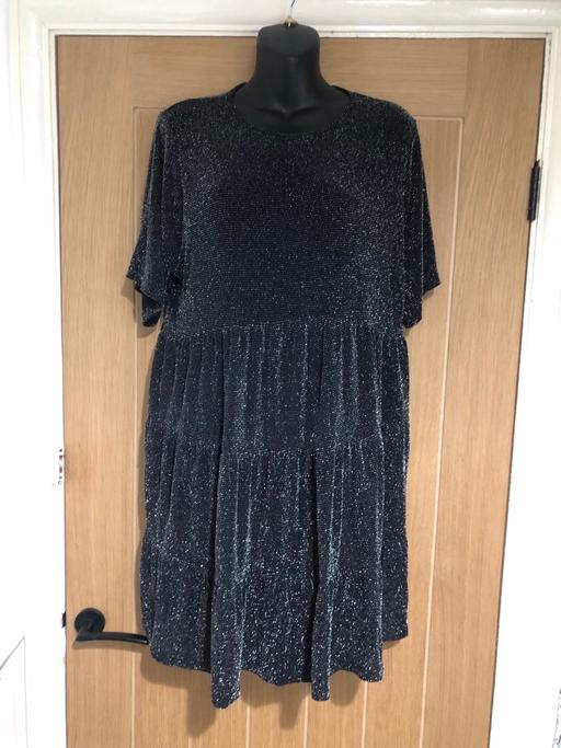 Buy & Sell Cradley Heath Sandwell - Photos for (Size 16) SHORT DRESS