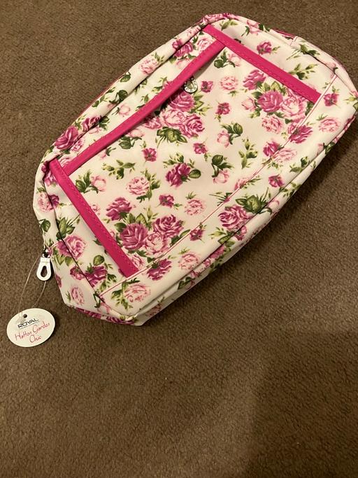 Buy & Sell Woodcross Wolverhampton - Photos for New Make up bag
