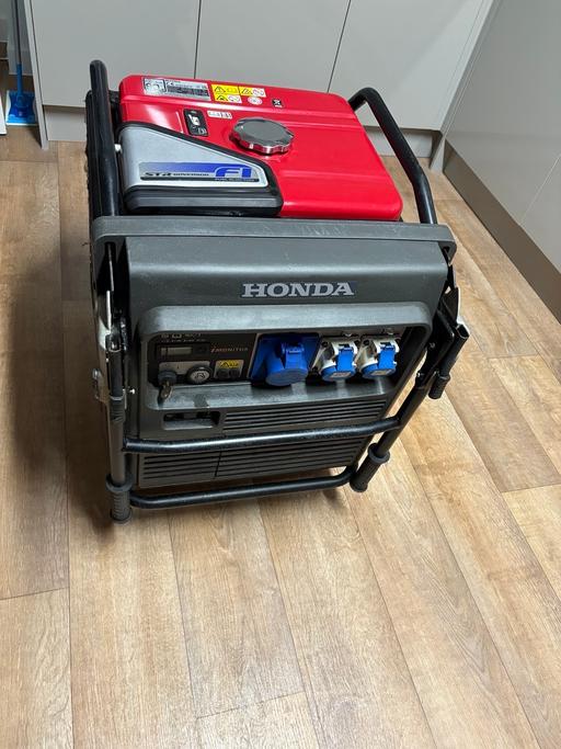Vehicles Wealdstone Harrow - Photos for Honda EU70iS 7000W Silent Inverter Generator