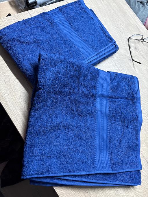 Buy & Sell Duckmanton Chesterfield - Photos for X2 bath towels