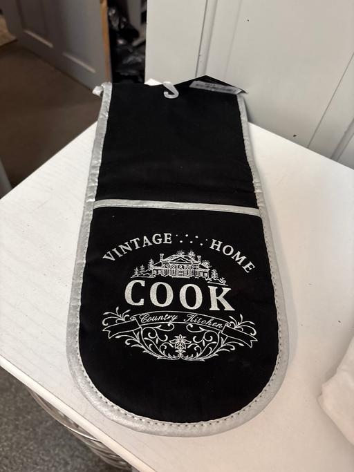 Buy & Sell Duckmanton Chesterfield - Photos for Vintage home oven gloves