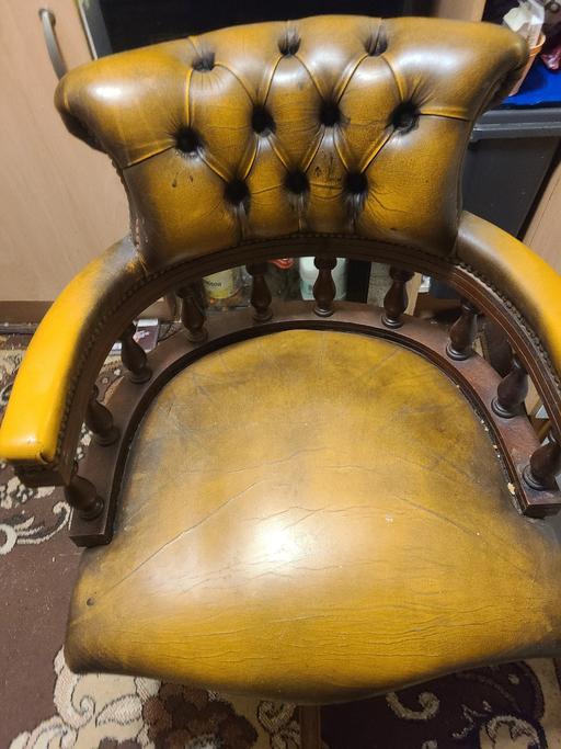 Buy & Sell Box Carmarthenshire - Wales - Photos for antique swivel leather round chair
