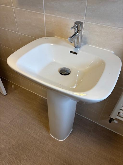 Buy & Sell Crewe Cheshire East - Photos for Bathroom pedestal sink
