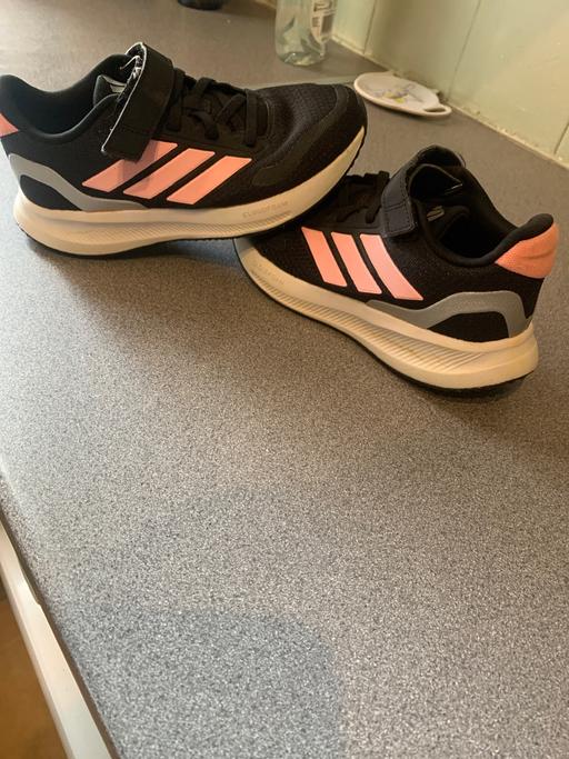 Buy & Sell Kingston Barnsley - Photos for Girls trainers size 1