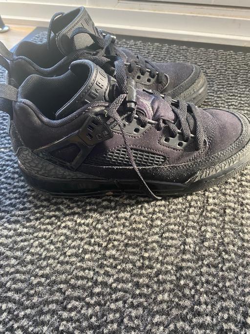 Buy & Sell South Croydon Croydon - Photos for Black Jordan’s UK size 4