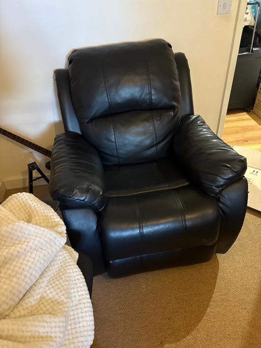 Buy & Sell Hitchin North Hertfordshire - Photos for Reclining single sofa chair