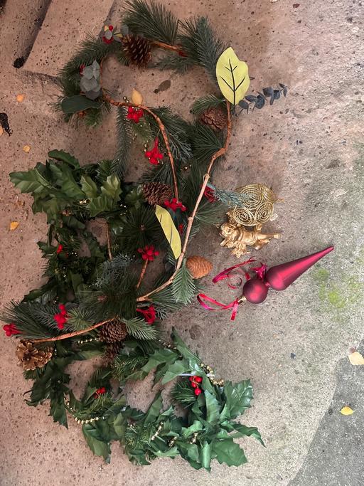 Buy & Sell Conisbrough Doncaster - Photos for Christmas garland and bits
