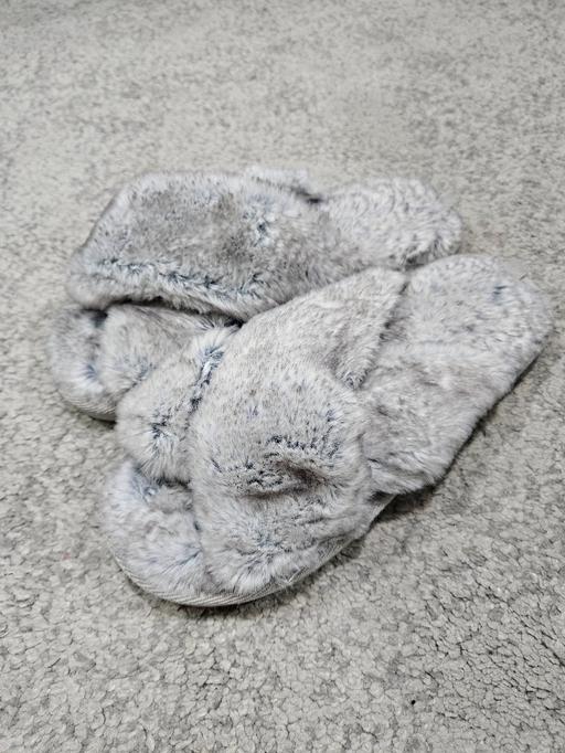 Buy & Sell Weston Point Halton - Photos for Size 5-6 F&F grey fluffy slippers