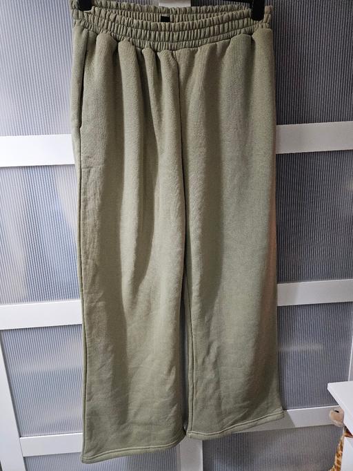 Buy & Sell Speke Liverpool - Photos for Size L BOOHOO green joggers