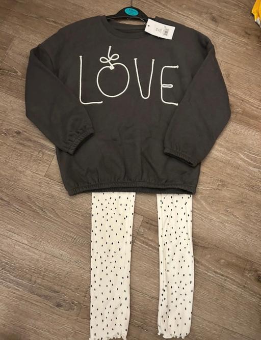 Buy & Sell Chaddesden Derby - Photos for Age 5/6 Love Sweatshirt & Leggings