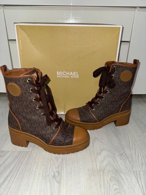 Buy & Sell Bounds Green North London - Photos for Michael Kors Lace Up Boots Size 7