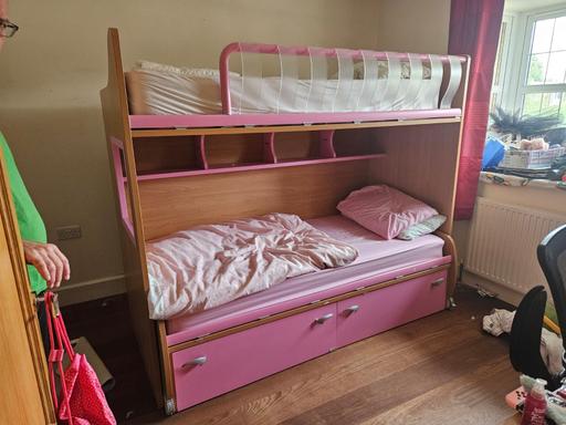 Buy & Sell Worcester Park Sutton - Photos for Wooden bunk bed with mattresses