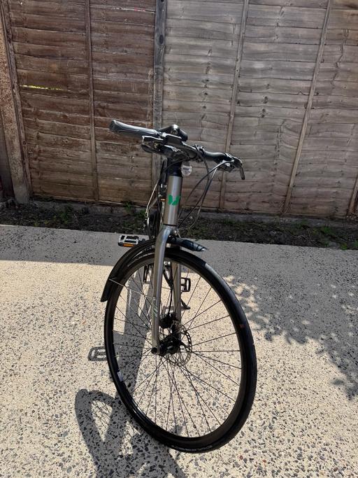 Buy & Sell Balham South West London - Photos for Hybrid Medium Bike Shimano Disc Break