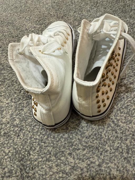 Buy & Sell Tottenham Green North London - Photos for White Gold Studded Salt & Peppa Trainers