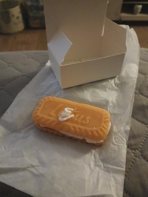 Buy & Sell Bradley Fold Trading Estate Bury - Photos for Lotus Biscuit candle New