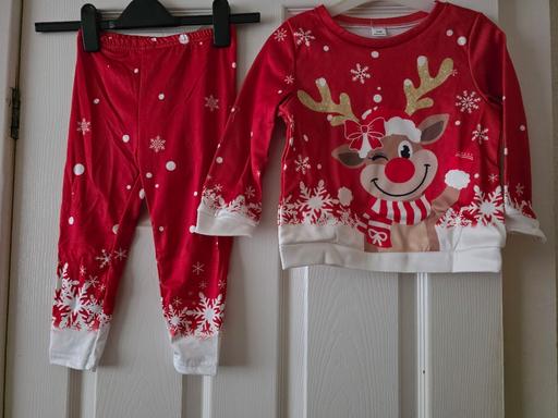 Buy & Sell Blackpool Town Centre Blackpool - Photos for Reindeer leggings & sweatshirt age 2-3 yrs