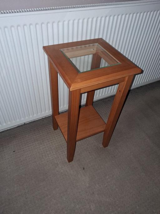 Buy & Sell Princes End Sandwell - Photos for Pine glass top table