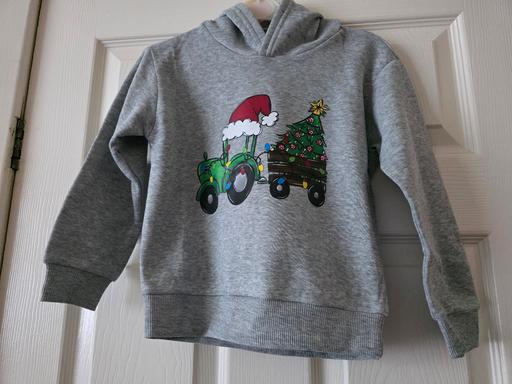 Buy & Sell Blackpool Town Centre Blackpool - Photos for Tra tor Christmas sweatshirt age 5 yrs NEW