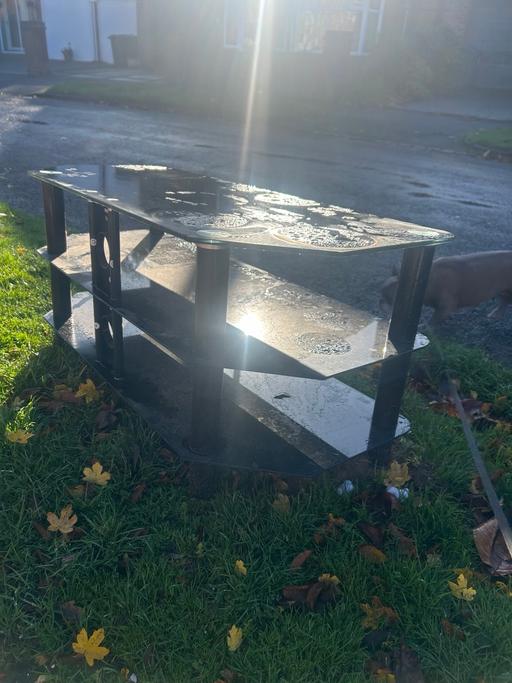 Buy & Sell Woodgate Birmingham - Photos for Glass table