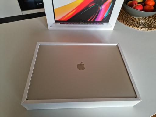 Buy & Sell - Photos for Macbook Pro 16-inch