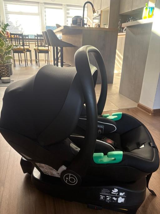 Buy & Sell Kingstanding Birmingham - Photos for Ickle Bubba car seat and isofix base