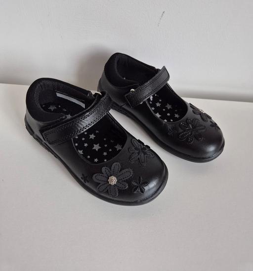 Buy & Sell Whitechapel East London - Photos for Brand New girls shoes size 8