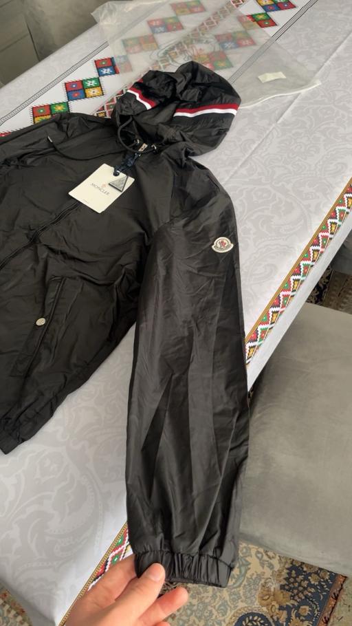 Buy & Sell West Ealing West London - Photos for Moncler windbreaker, Size M(2)