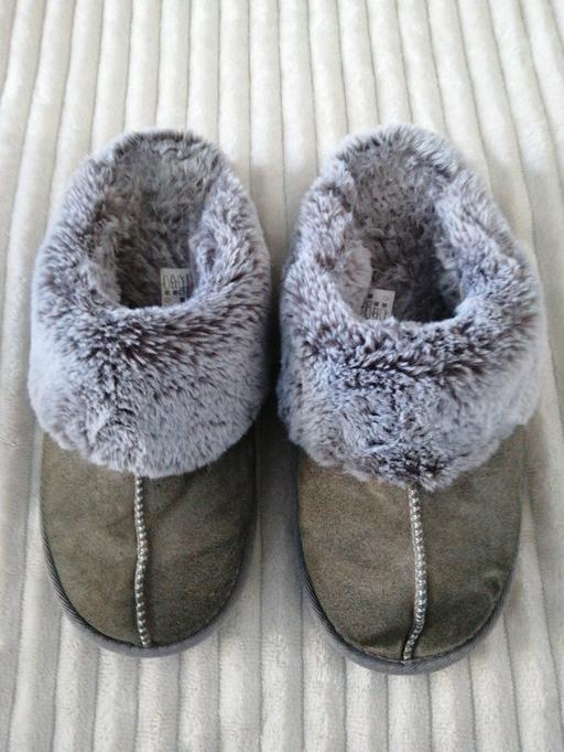Buy & Sell Wednesfield Wolverhampton - Photos for ladies slippers size *M*