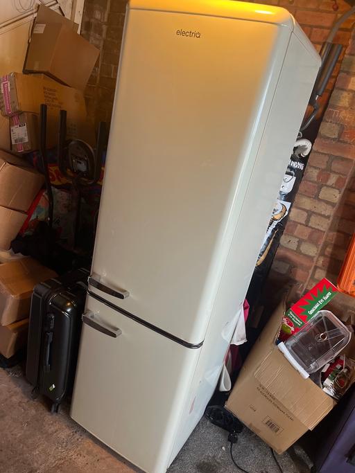 Buy & Sell Sandwell West Midlands - Photos for Fridge freezer cream