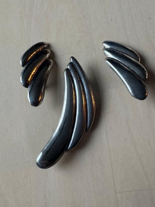 Buy & Sell Pontlottyn Caerphilly - Wales - Photos for Vintage M&S Brooch and earrings set