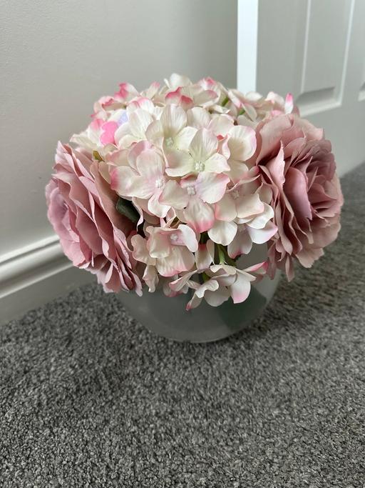 Buy & Sell Halsnead Park Knowsley - Photos for Flowers in vase 