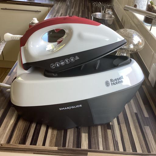 Buy & Sell Kippax Leeds - Photos for Russell Hobbs Smartglide steam generator iron