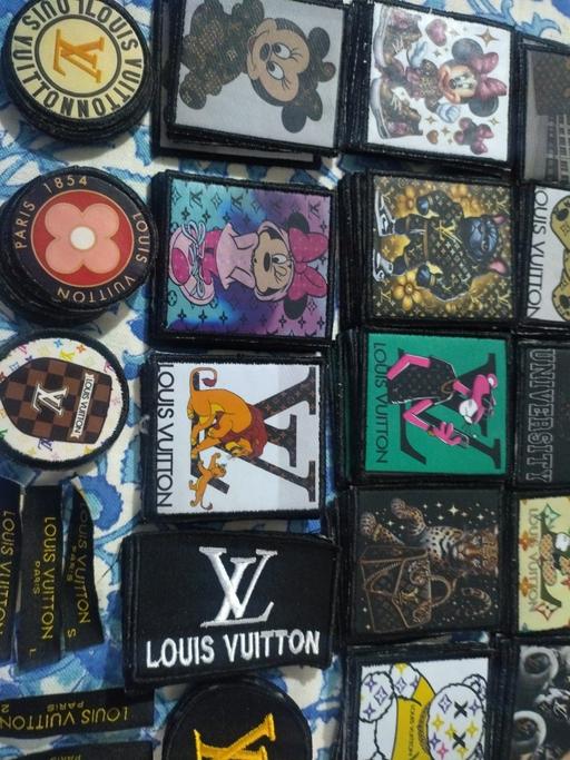 Buy & Sell Charing Cross Central London - Photos for Louis Vuitton stemma. patch con 5 retro collo