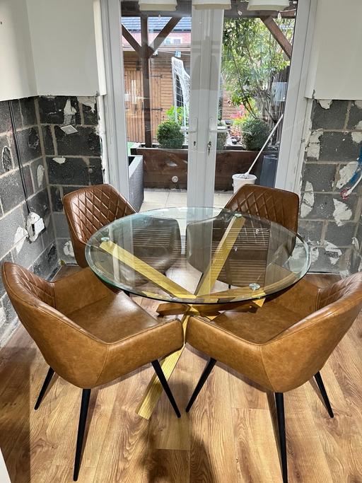 Buy & Sell Featherstone Wakefield - Photos for Oak round glass table and 4 chairs