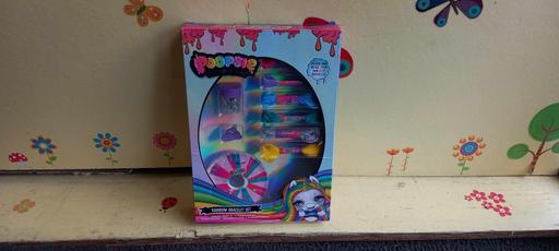 Buy & Sell Westcliff-on-Sea Southend-on-Sea - Photos for Poopsie Slime Surprise! Rainbow Bracelet Set
