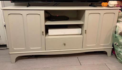 Buy & Sell Sunbury-on-Thames Spelthorne - Photos for Beige unit