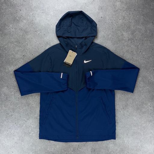 Buy & Sell Booker Buckinghamshire - Photos for NIKE REPEL WINDRUNNER THUNDER BLUE/BLUE VOID