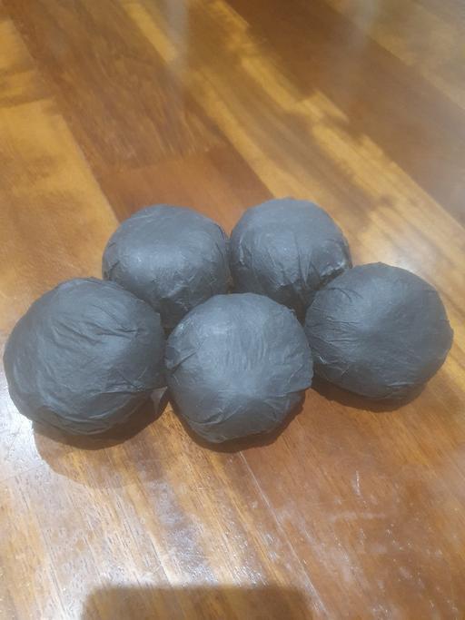 Buy & Sell Bradmore Wolverhampton - Photos for 5 Christmas bath bombs