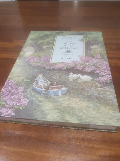 Buy & Sell Bradmore Wolverhampton - Photos for Large book Wind in the Willows 🐸🦉🦦