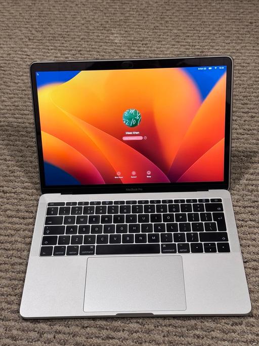 Buy & Sell Billinge Saint Helens - Photos for Macbook pro 2017