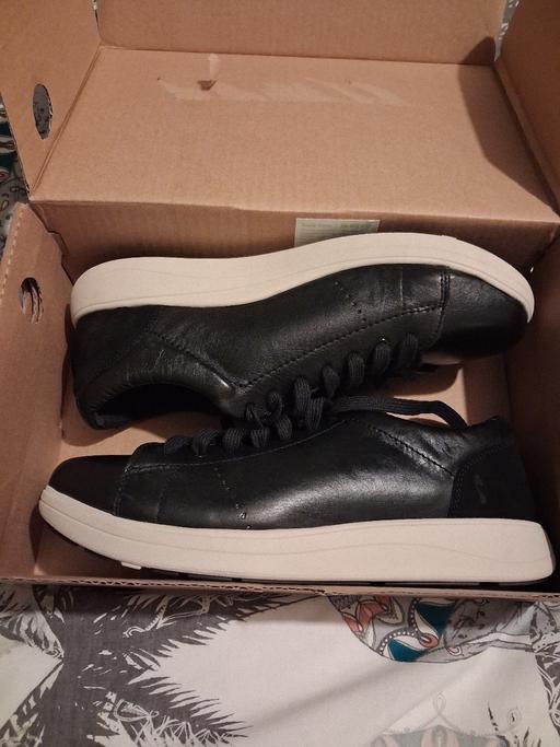 Buy & Sell Hoyland Barnsley - Photos for STRIVE OLD SCOOL LOW RIDER TRAINERS