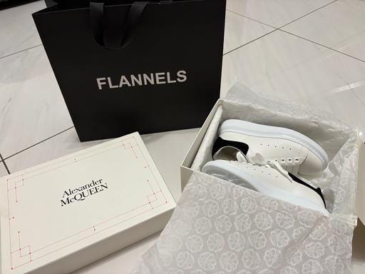 Buy & Sell Sutton Leach Saint Helens - Photos for Woman’s New Alexander Mcqueen Trainers UK 4