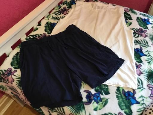 Buy & Sell Woodcross Wolverhampton - Photos for Mens Vest top and Shorts Size L